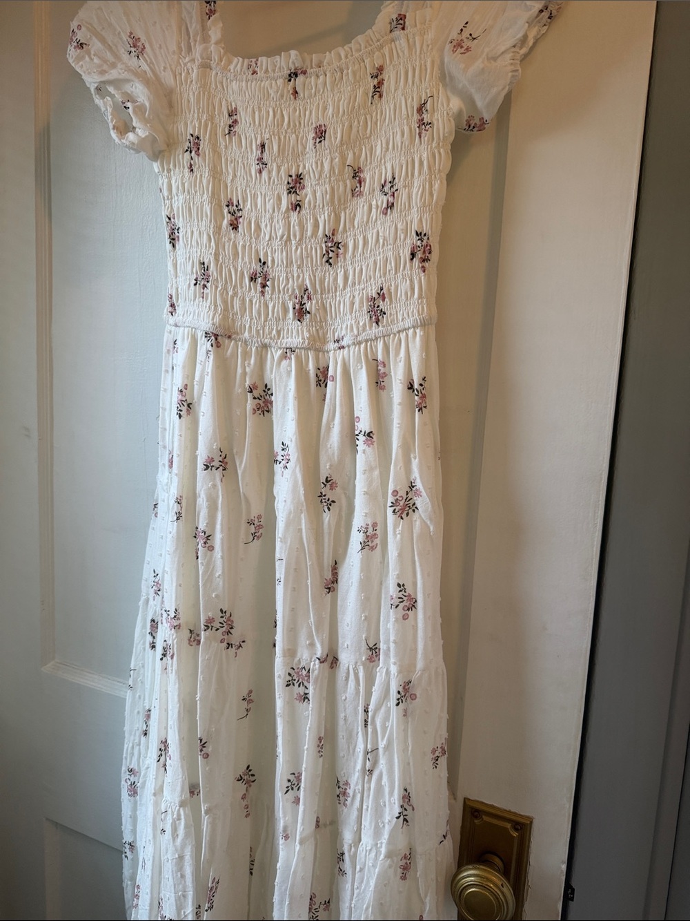 White Floral Smocked Maxi Dress with Puff Sleeves - Picture 5 of 7